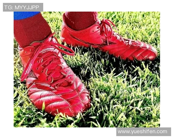 穿红色足球鞋的传奇球星们他们如何用色彩点亮绿茵场